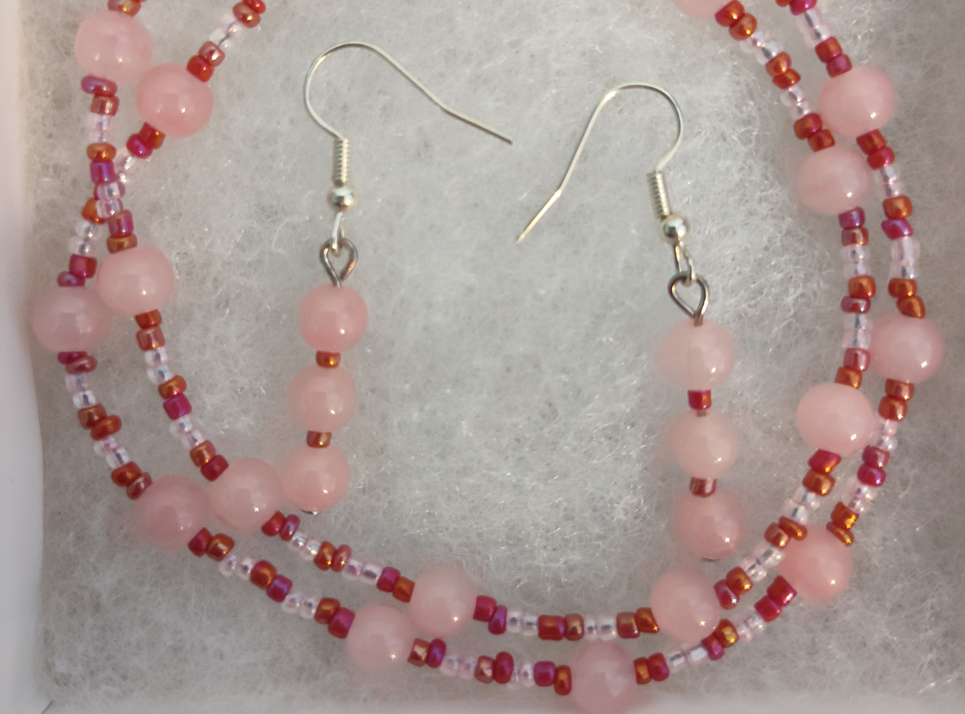 simple beaded neckalace and earrings.